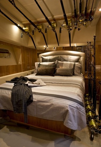 Stateroom, decorated with rods ready for the fight. © MIAA